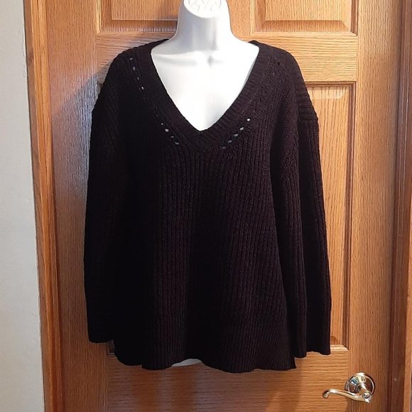 Very Soft Comfy Sweater. - Picture 1 of 3